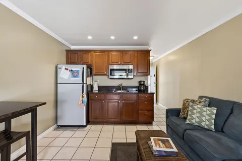 $225,000 | 75-5776 Kuakini Highway, Unit 337, Kailua-Kona, HI 96740