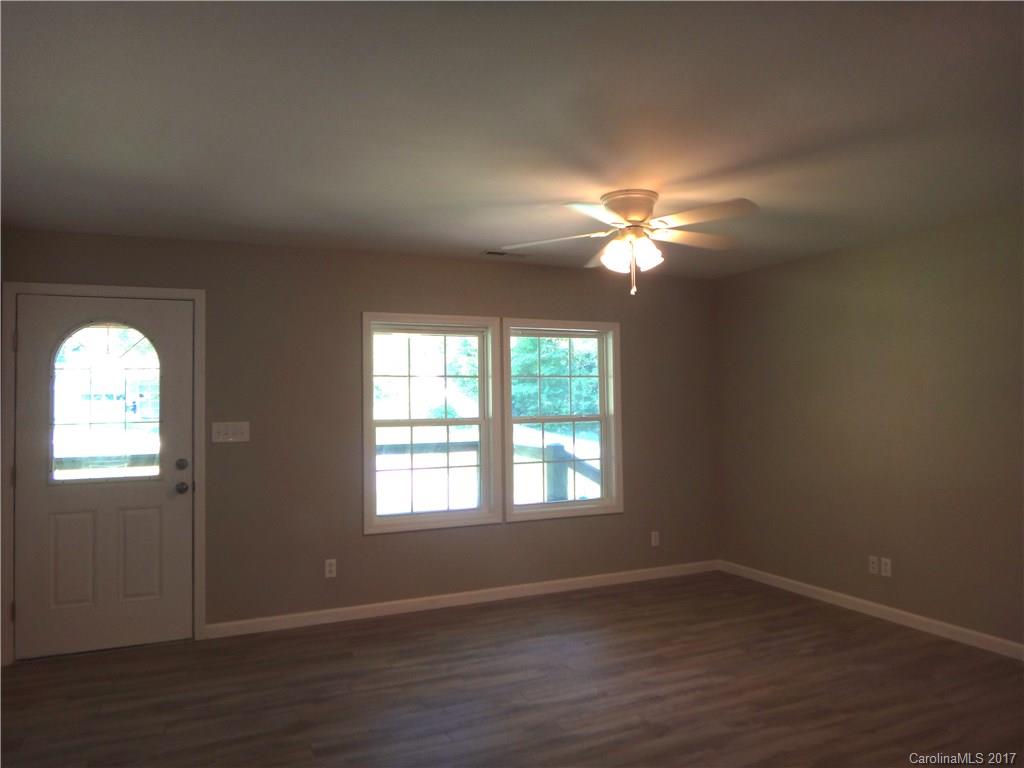 83 Dillingham Road Brevard, NC 28712 - Photo 3 of 24 Gallery Image 3