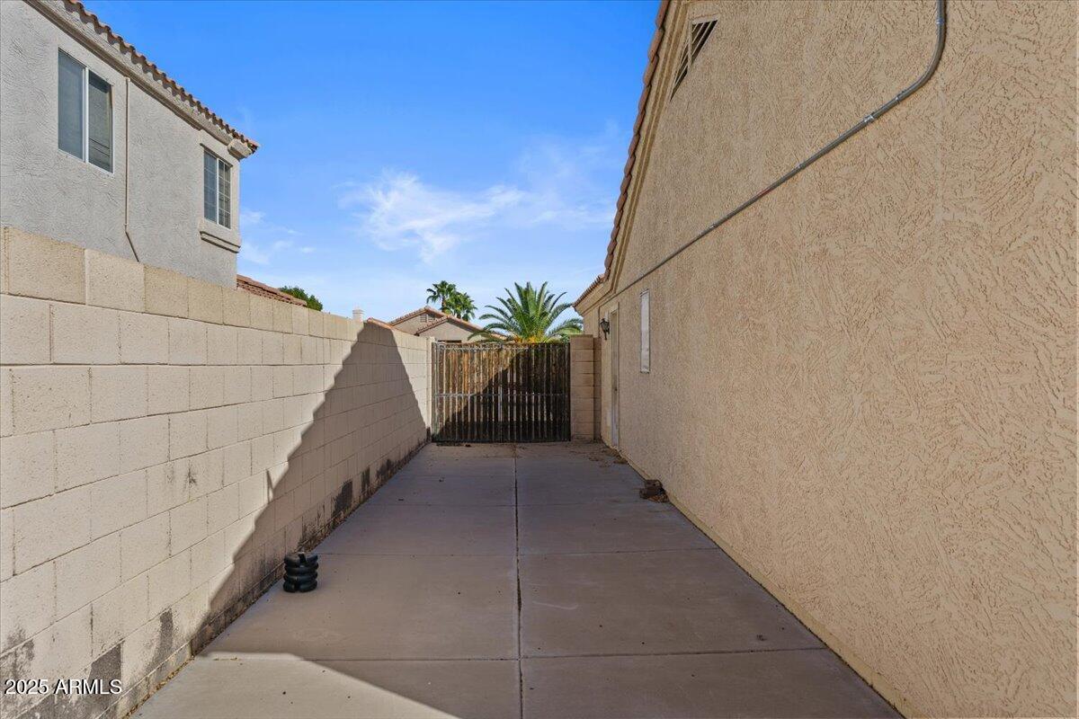 9163 West St John Road Peoria, AZ 85382 - Photo 36 of 38 a view of entryway