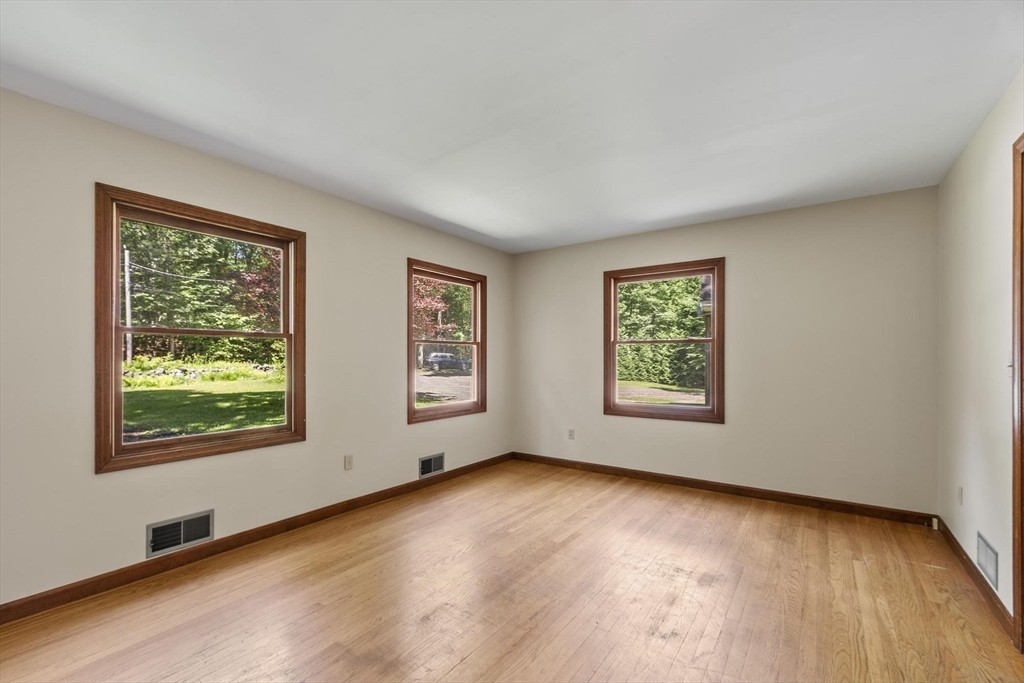 9 Laurel Lane Princeton, MA 01541 - Photo 31 of 35