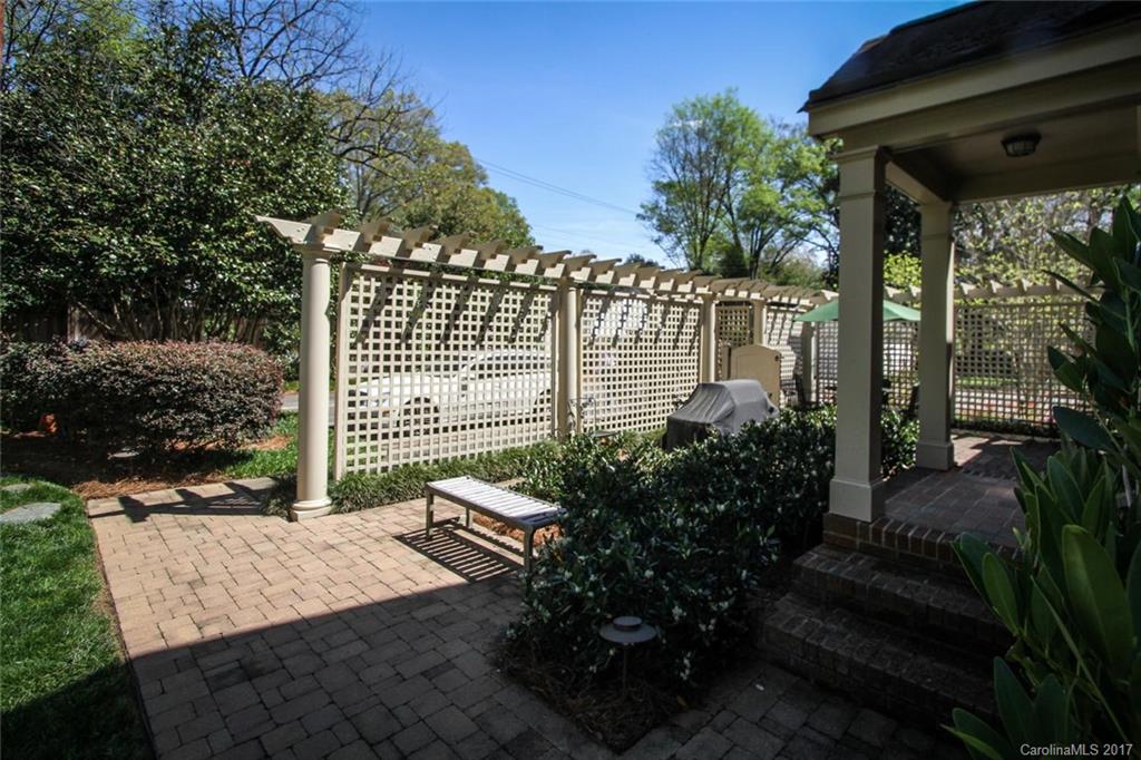 1245 Providence Road Charlotte, NC 28207 - Photo 23 of 24 a view of a backyard with plants