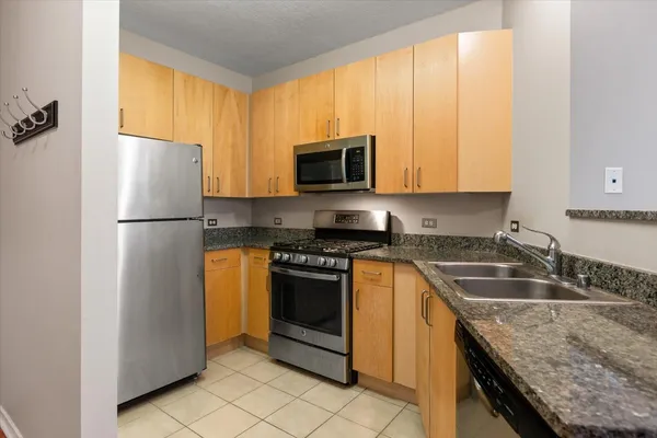 $320,000 | 600 North Kingsbury Street, Unit 1614, Chicago, IL 60654