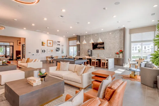 $1,912 | 13939 Hillcroft Avenue, Unit 7208, Houston, TX 77085