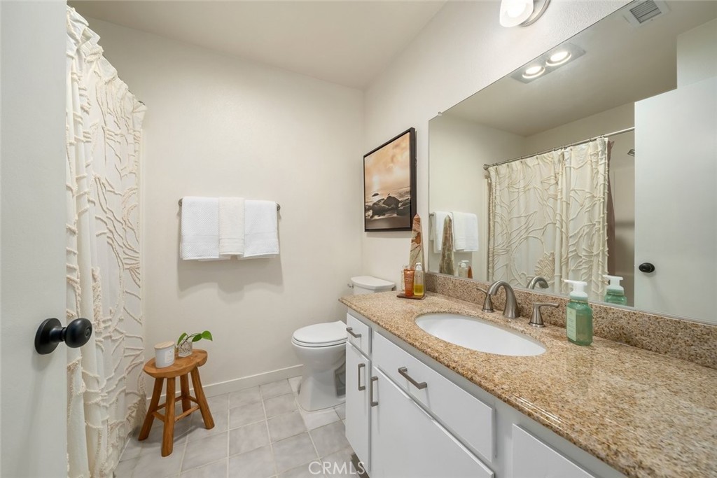 126 Flag Way, Unit B Paso Robles, CA 93446 - Photo 22 of 38 Bathroom