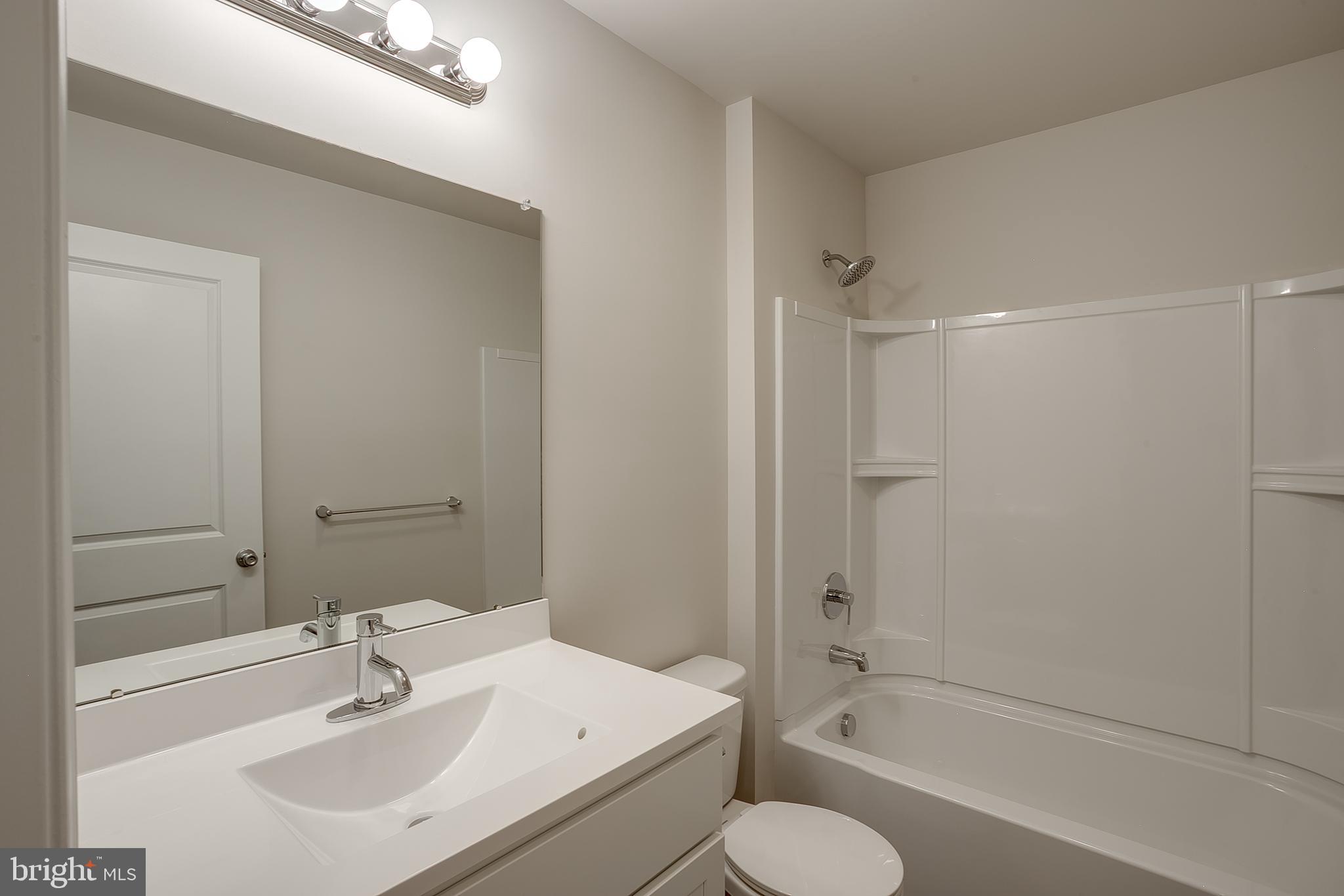4 Fieldstone Bridgeton, NJ 08302 - Photo 16 of 37 Primary Ensuite