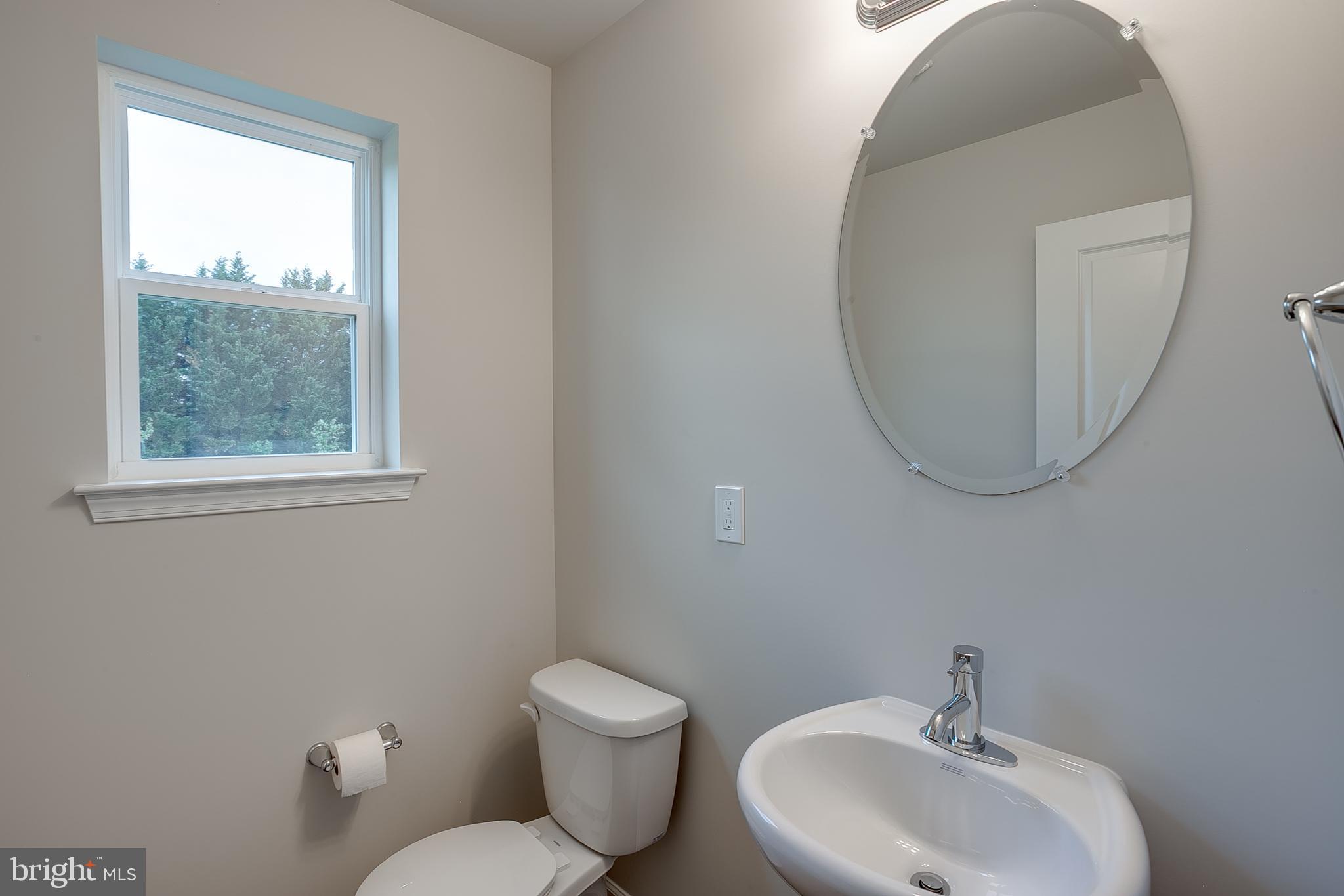 4 Fieldstone Bridgeton, NJ 08302 - Photo 10 of 37 Powder Room