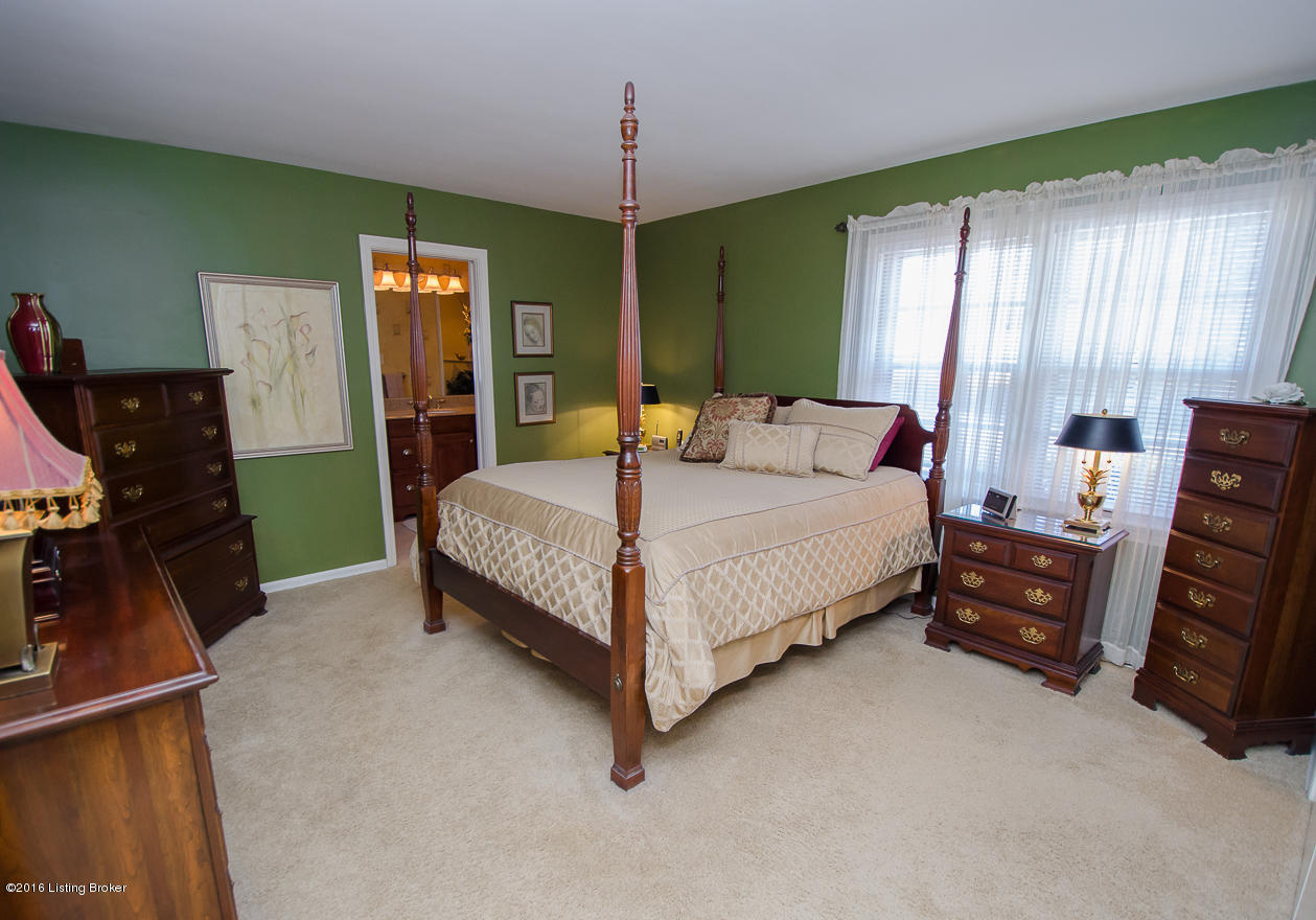 7911 Circle Crest Road Louisville, KY 40241 - Photo 10 of 39 Fits large furniture well.