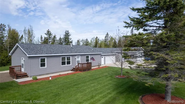 $360,000 | 15262 Highway 23, Presque Isle, MI 49777
