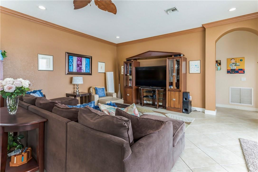 4185 Southwest 186th Way Miramar, FL 33029 - Photo 29 of 92 Photo 29