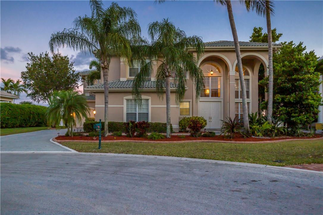 4185 Southwest 186th Way Miramar, FL 33029 - Photo 58 of 92 a front view of house with yard and green space