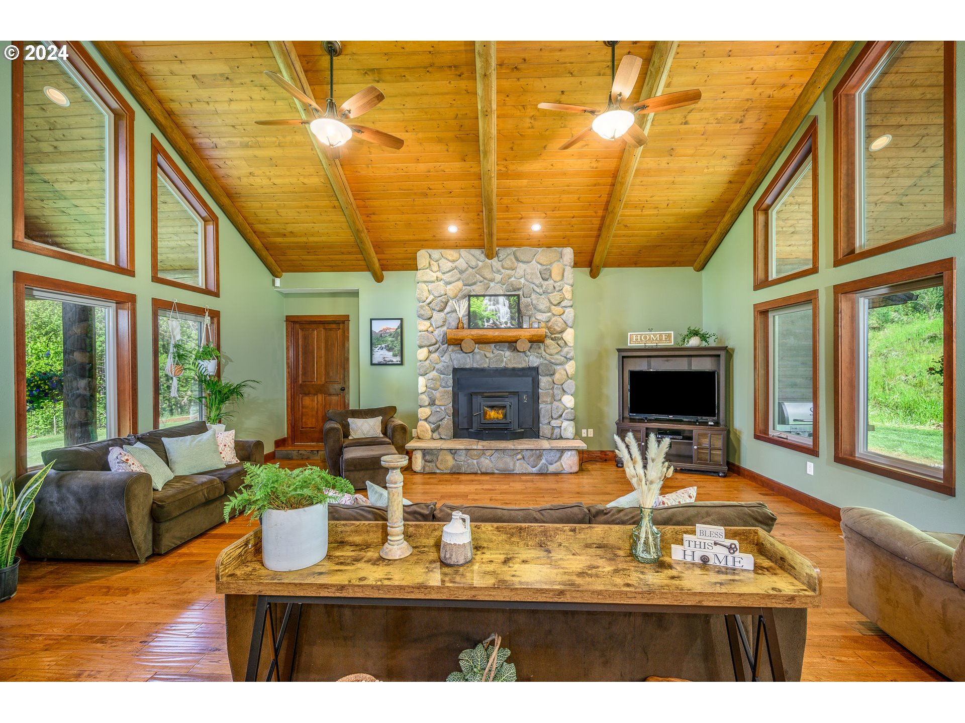 14280 Northwest Moores Valley Road Yamhill, OR 97148 - Photo 10 of 42 Gallery Image 10