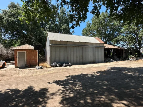 $2,999,000 | 27925 Thornton Road, Thornton, CA 95632