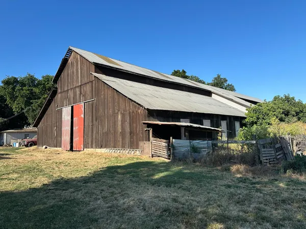 $2,999,000 | 27925 Thornton Road, Thornton, CA 95632