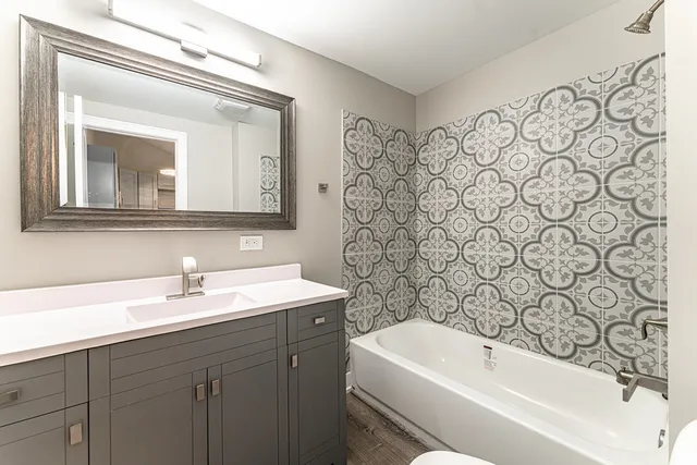 $2,350 | 2330 121st Street, Blue Island, IL 60406