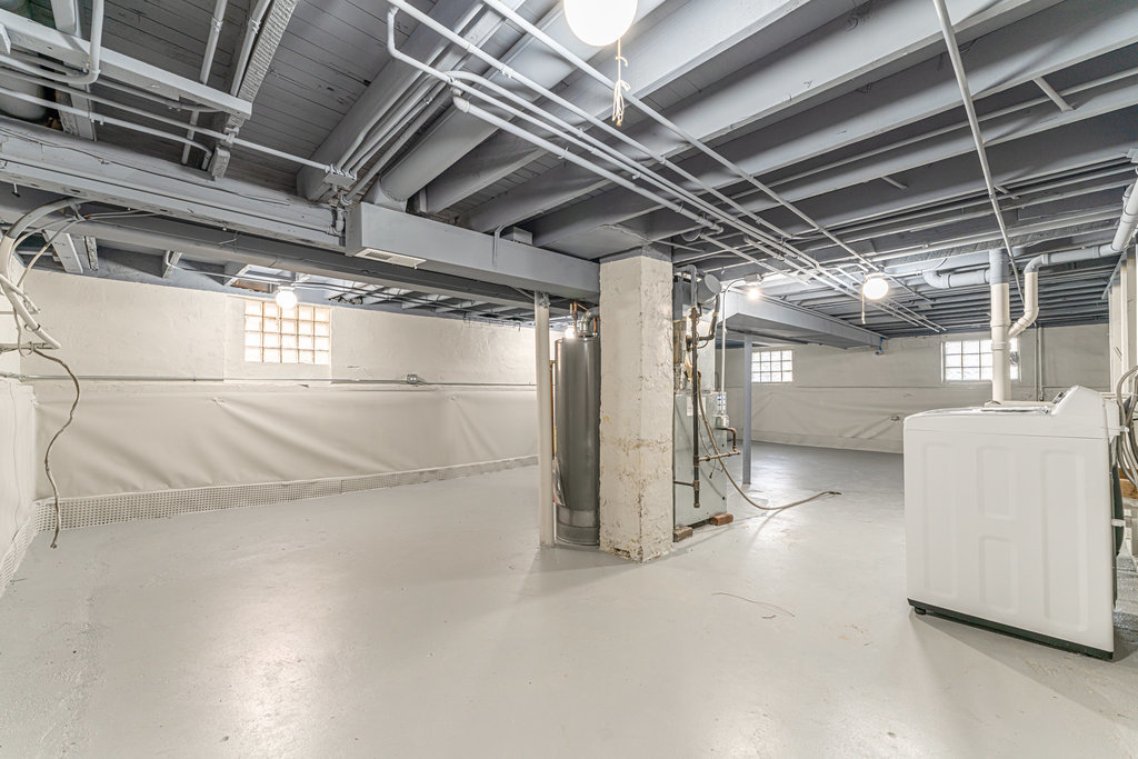 2330 121st Street Blue Island, IL 60406 - Photo 17 of 33 a view of a garage
