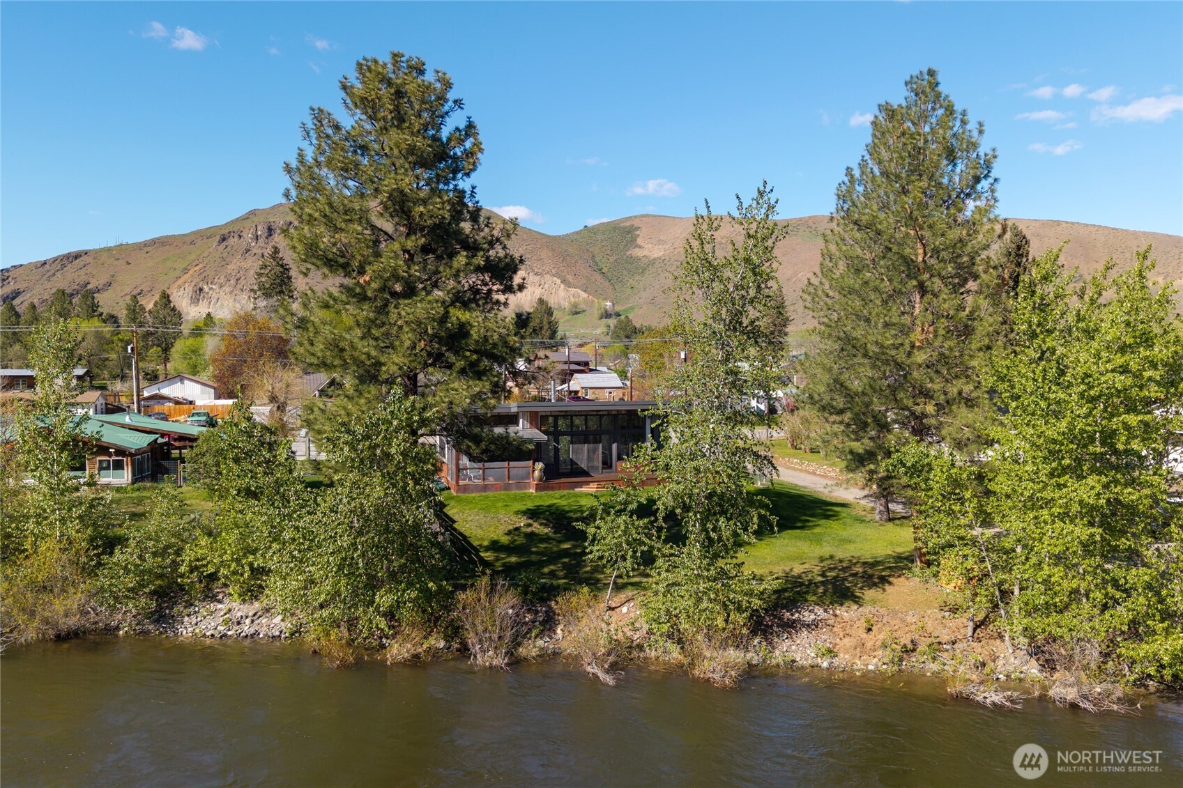 1013 Riverside Avenue Twisp, WA 98856 - Photo 6 of 40