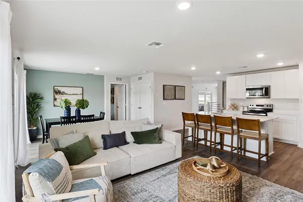 $312,990 | 1080 Bear Hammock Drive, Umatilla, FL 32784