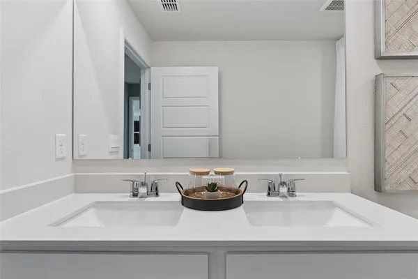 $312,990 | 1080 Bear Hammock Drive, Umatilla, FL 32784