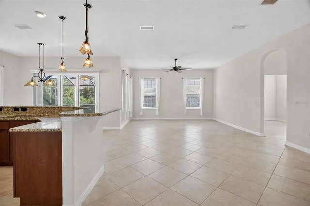 $379,999 | 11276 Southeast 170th Place, Summerfield, FL 34491