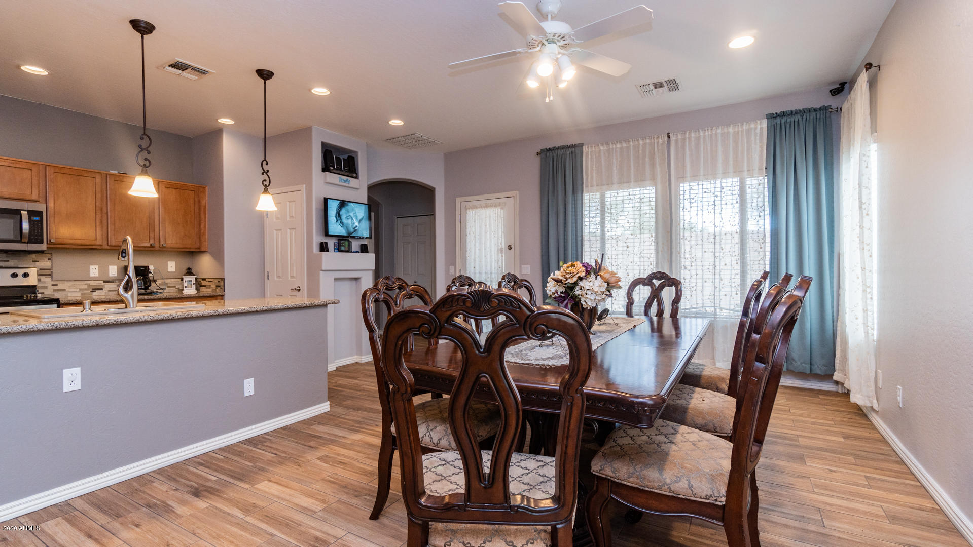 2554 West Granite Pass Road Phoenix, AZ 85085 - Photo 15 of 26 2553 W Granite Pass Rd-17