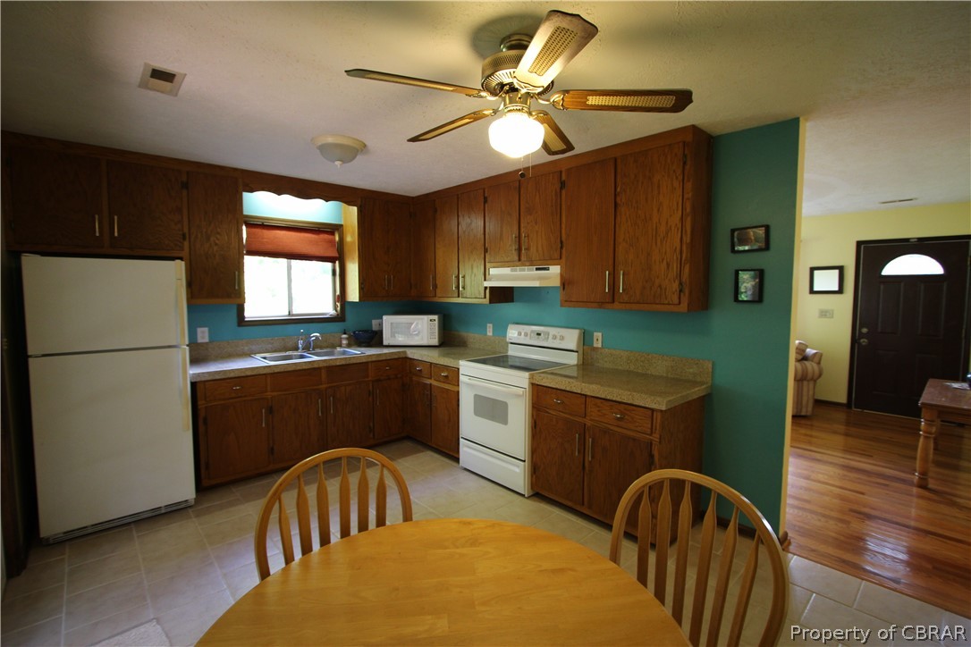 324 Sand Bank Road Port Haywood, VA 23138 - Photo 12 of 35