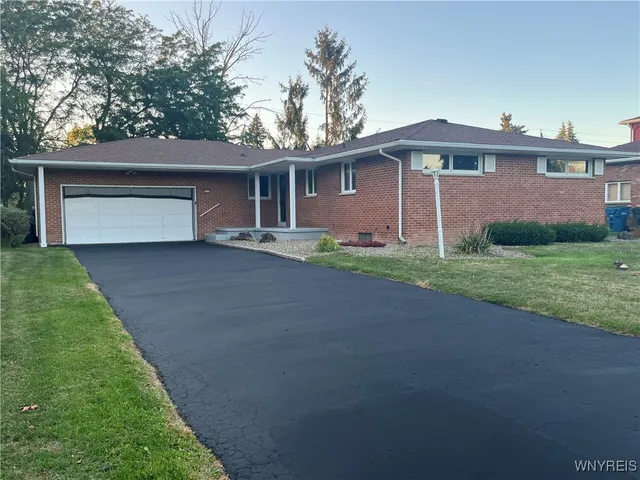 $324,900 | 2010 Juron Drive, Niagara, NY 14304