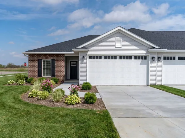 $347,114 | 1 Frank Court, Le Claire, IA 52753