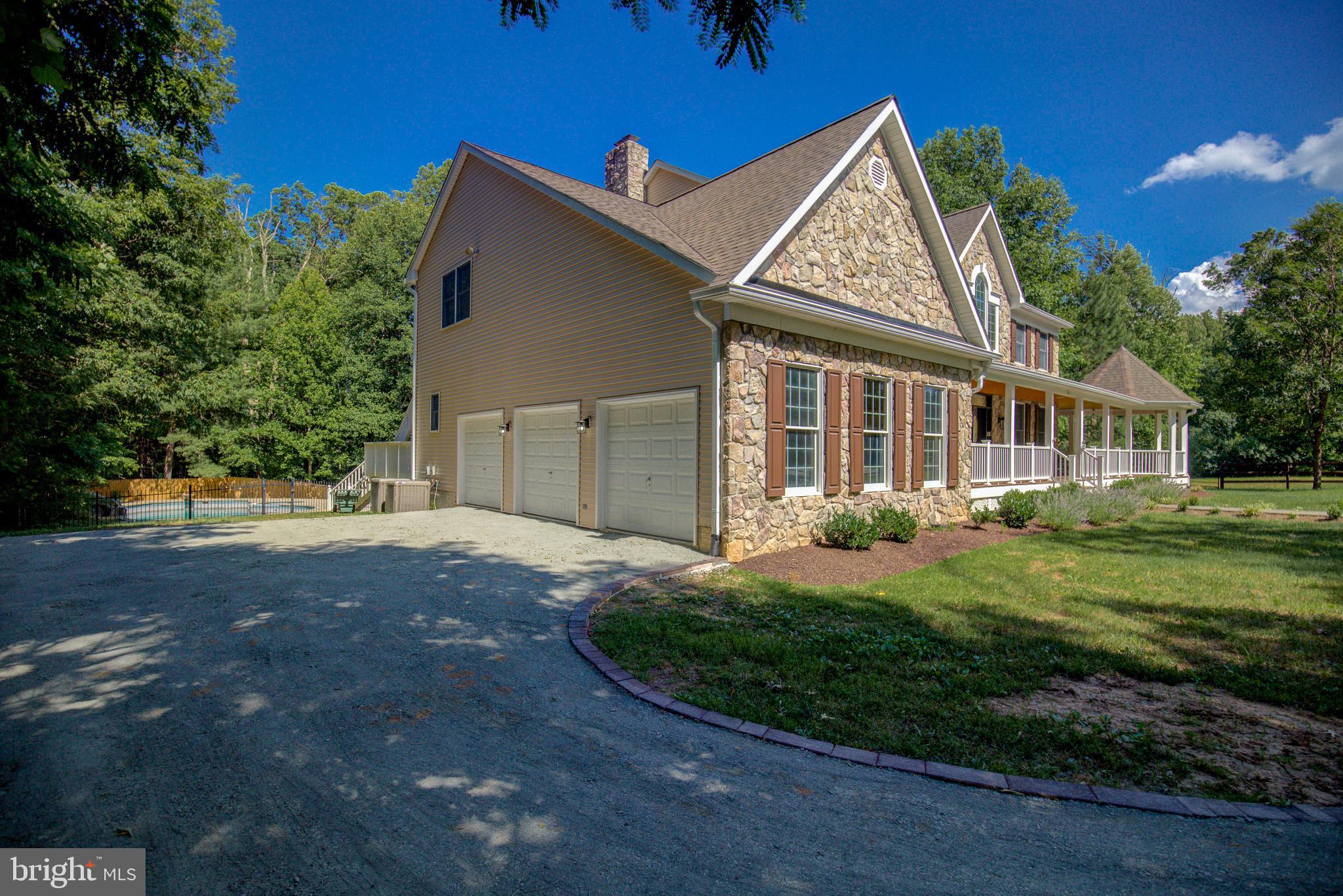 813 Blacks Hill Road Great Falls, VA 22066 - Photo 7 of 92 Oversized 3 Car Garage