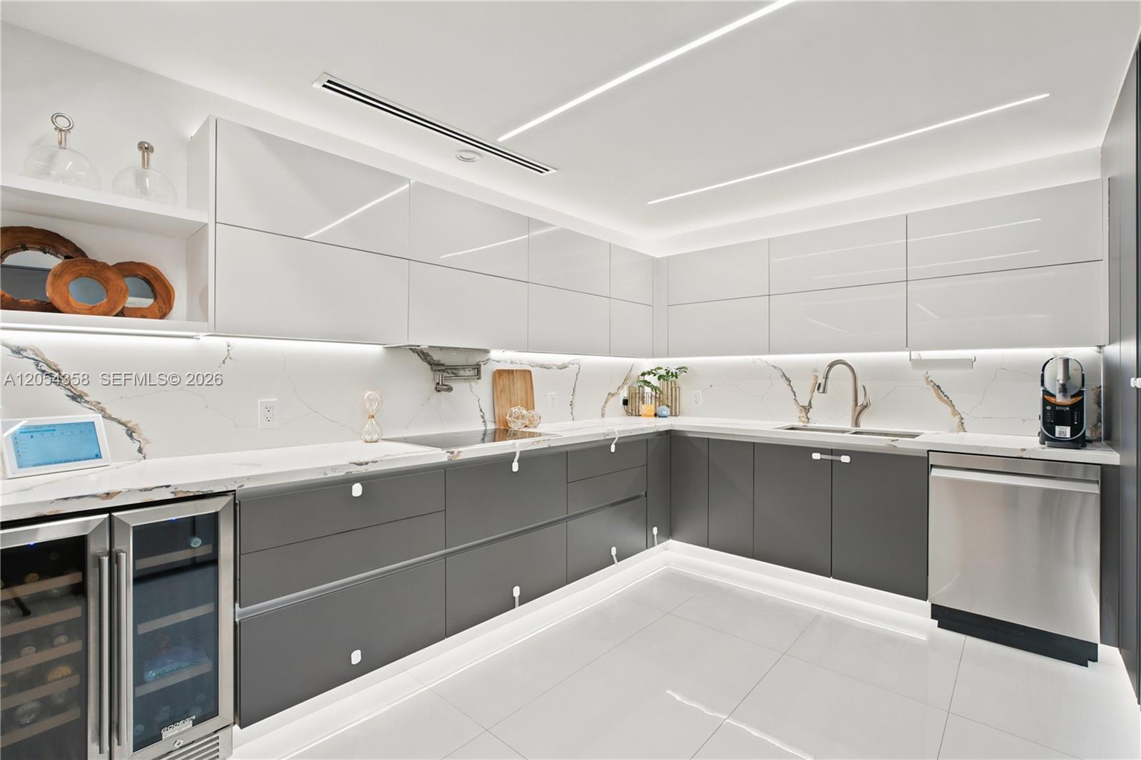 12930 Auralia Road North Miami, FL 33181 - Photo 14 of 34 Gallery Image 14