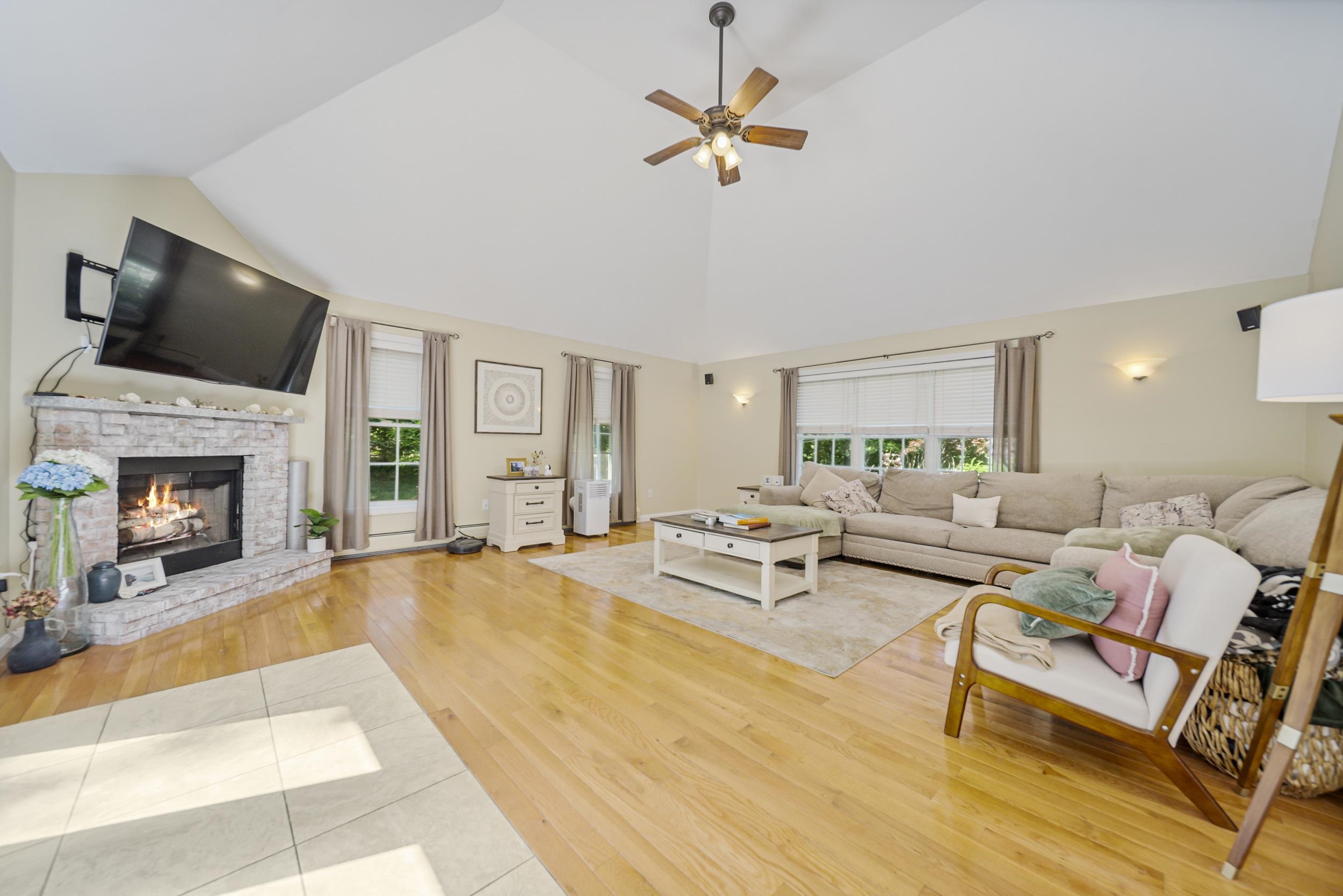 159 Peppermint Street Goffstown, NH 03045 - Photo 17 of 49 Gallery Image 17