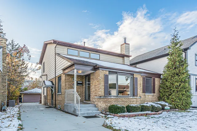 $575,000 | 7246 North Meade Avenue, Chicago, IL 60646