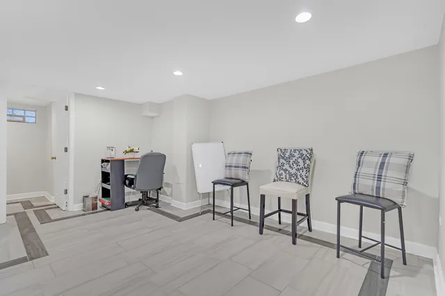 $575,000 | 7246 North Meade Avenue, Chicago, IL 60646