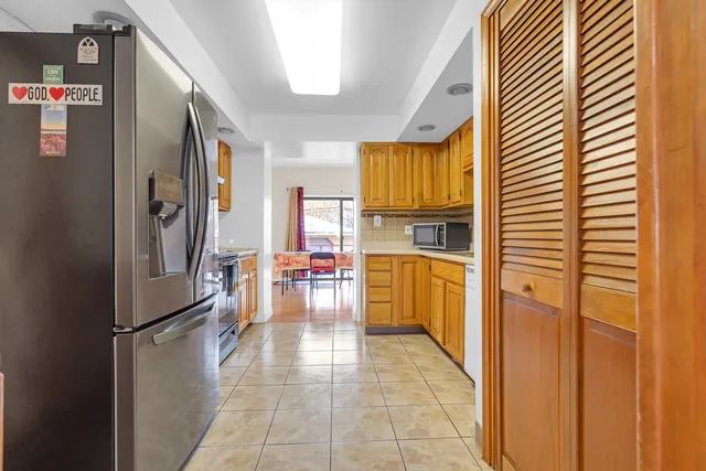 $575,000 | 7246 North Meade Avenue, Chicago, IL 60646