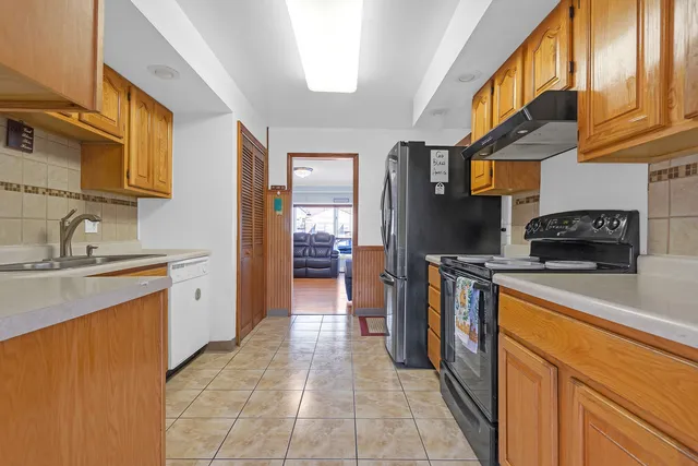 $575,000 | 7246 North Meade Avenue, Chicago, IL 60646