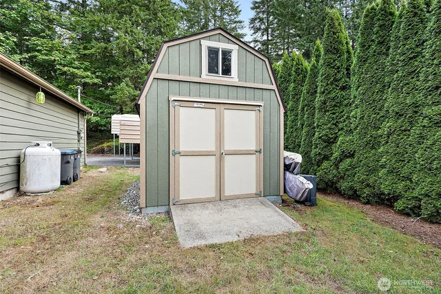 $695,000 | 8610 Long Lake Road Southeast, Port Orchard, WA 98367