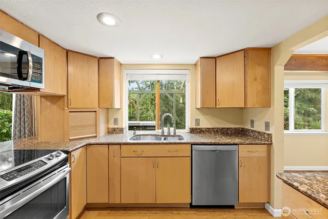 $695,000 | 8610 Long Lake Road Southeast, Port Orchard, WA 98367