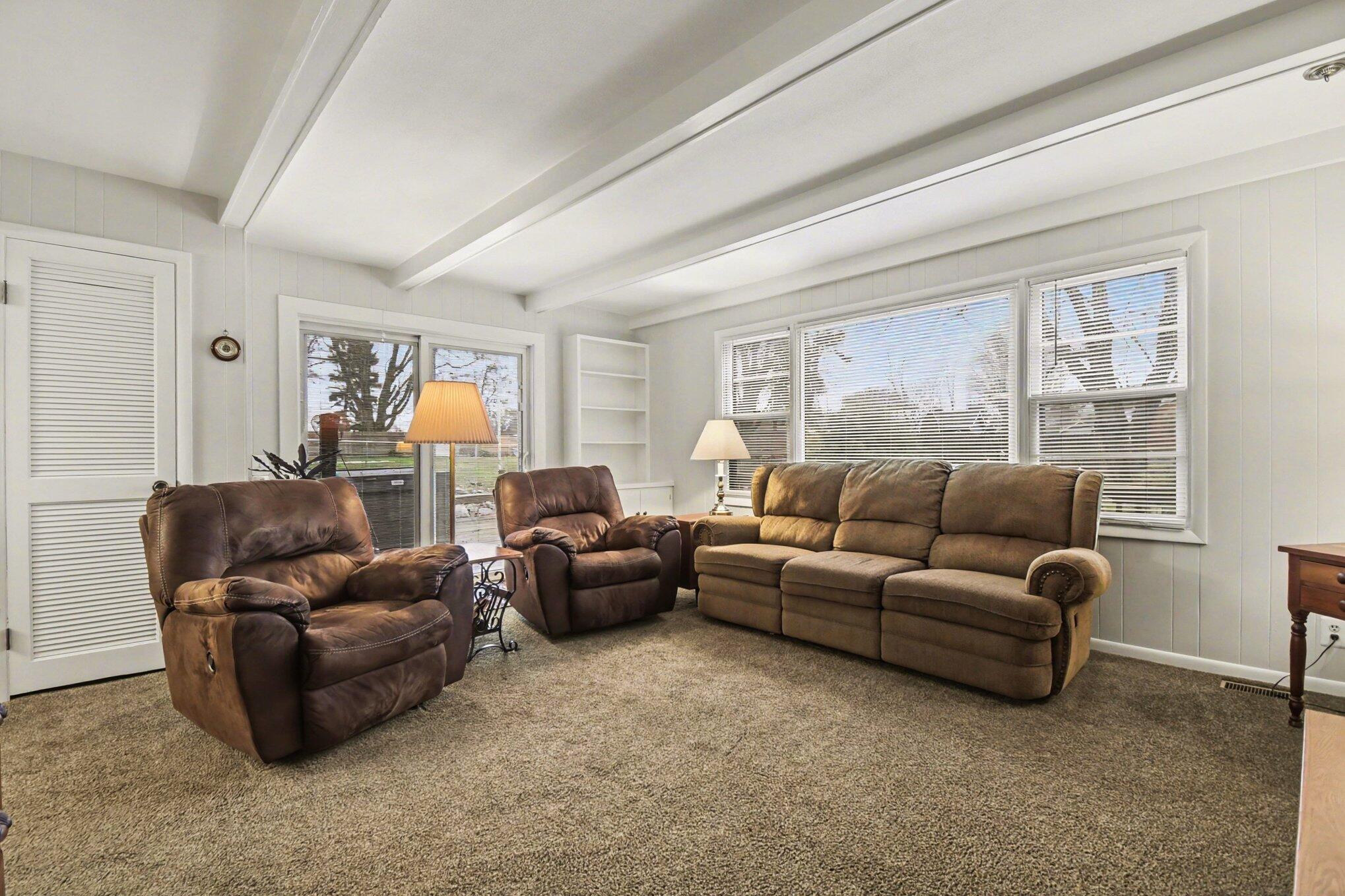 694 68th Street Southwest Byron Center, MI 49315 - Photo 11 of 40 006_file_4875