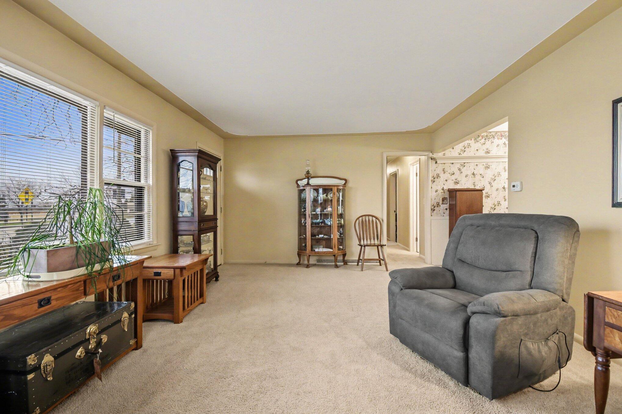 694 68th Street Southwest Byron Center, MI 49315 - Photo 14 of 40 022_file_7461