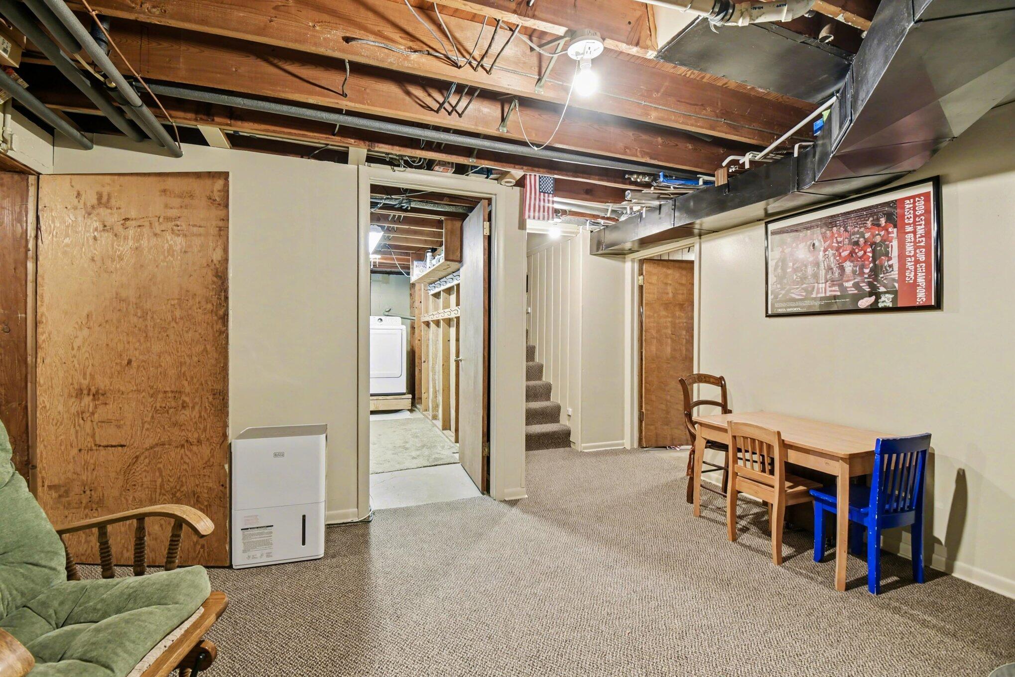694 68th Street Southwest Byron Center, MI 49315 - Photo 33 of 40 028_file_8988