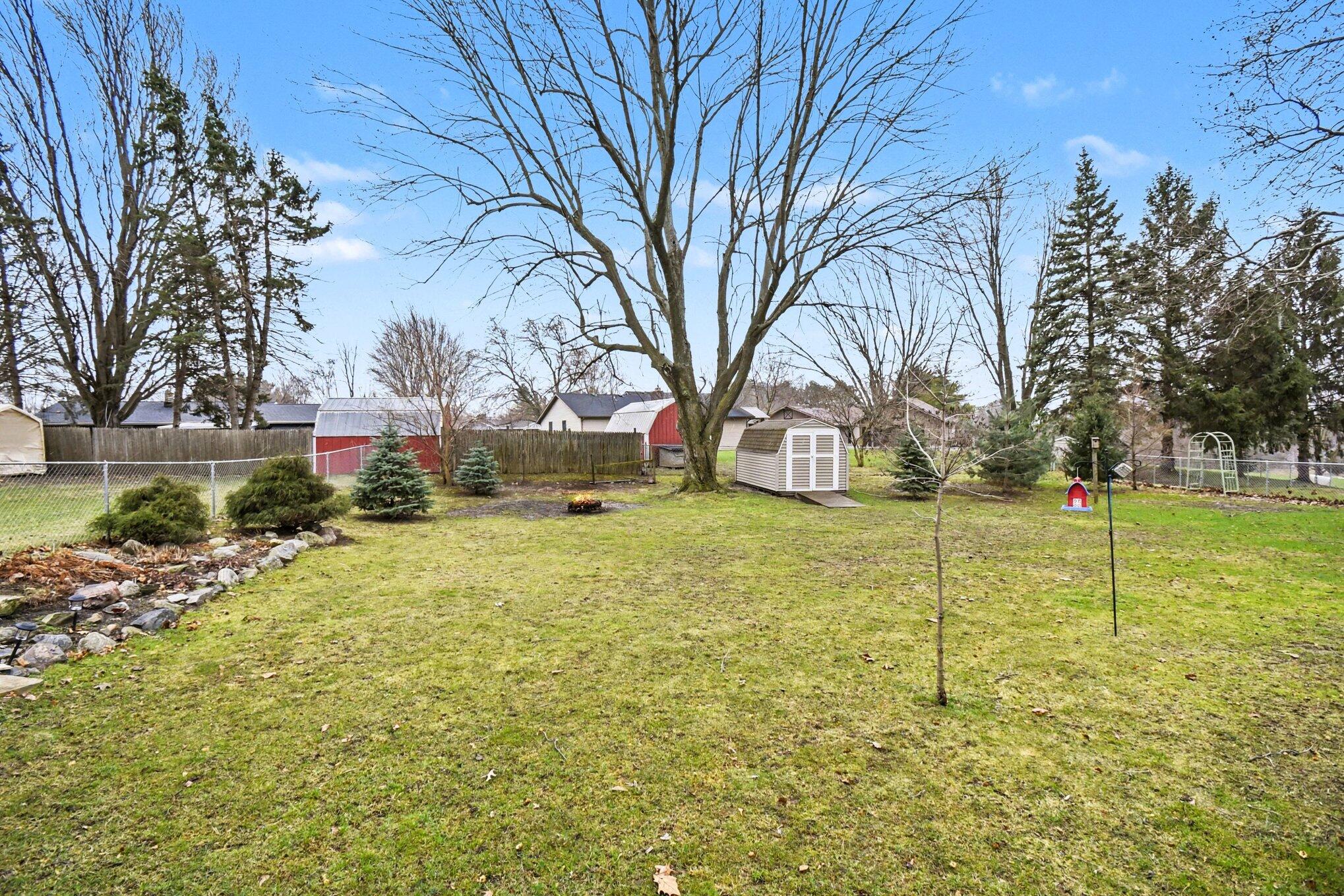 694 68th Street Southwest Byron Center, MI 49315 - Photo 38 of 40 034_file_7337