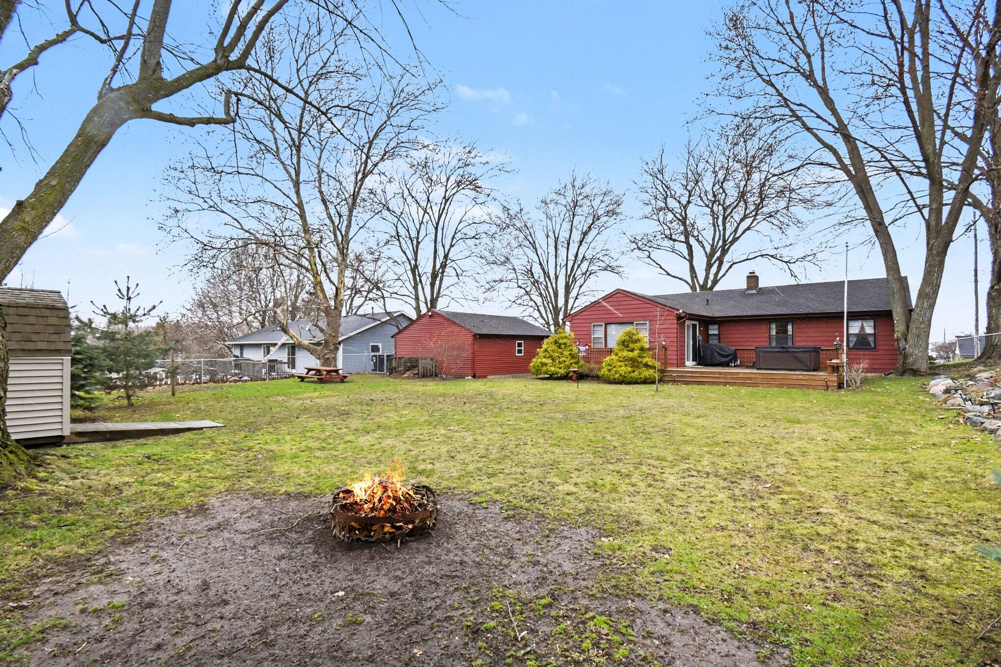 694 68th Street Southwest Byron Center, MI 49315 - Photo 9 of 40 036_file_5794