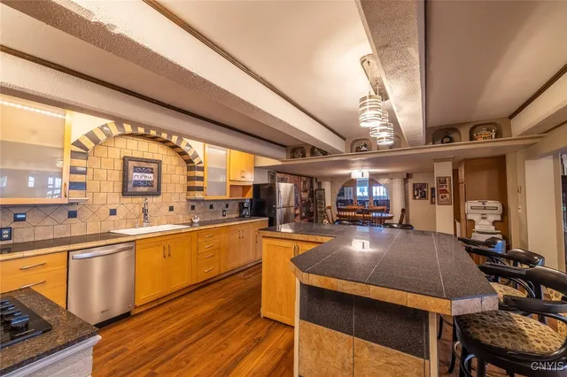 $915,000 | 1079 Highway 49, Constantia, NY 13028