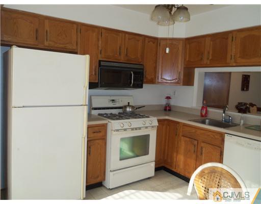 603 Maplecrest Road Edison, NJ 08820 - Photo 2 of 11