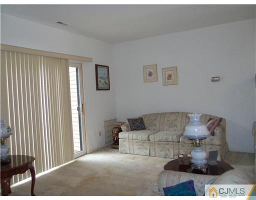 603 Maplecrest Road Edison, NJ 08820 - Photo 4 of 11