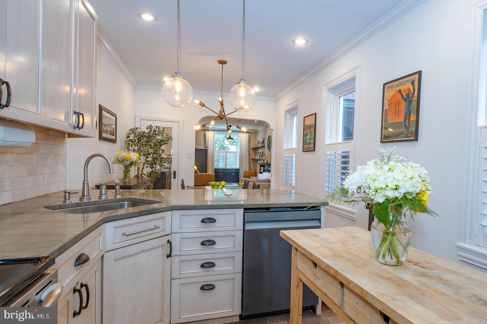 883 Pennock Street Philadelphia, PA 19130 - Photo 18 of 40