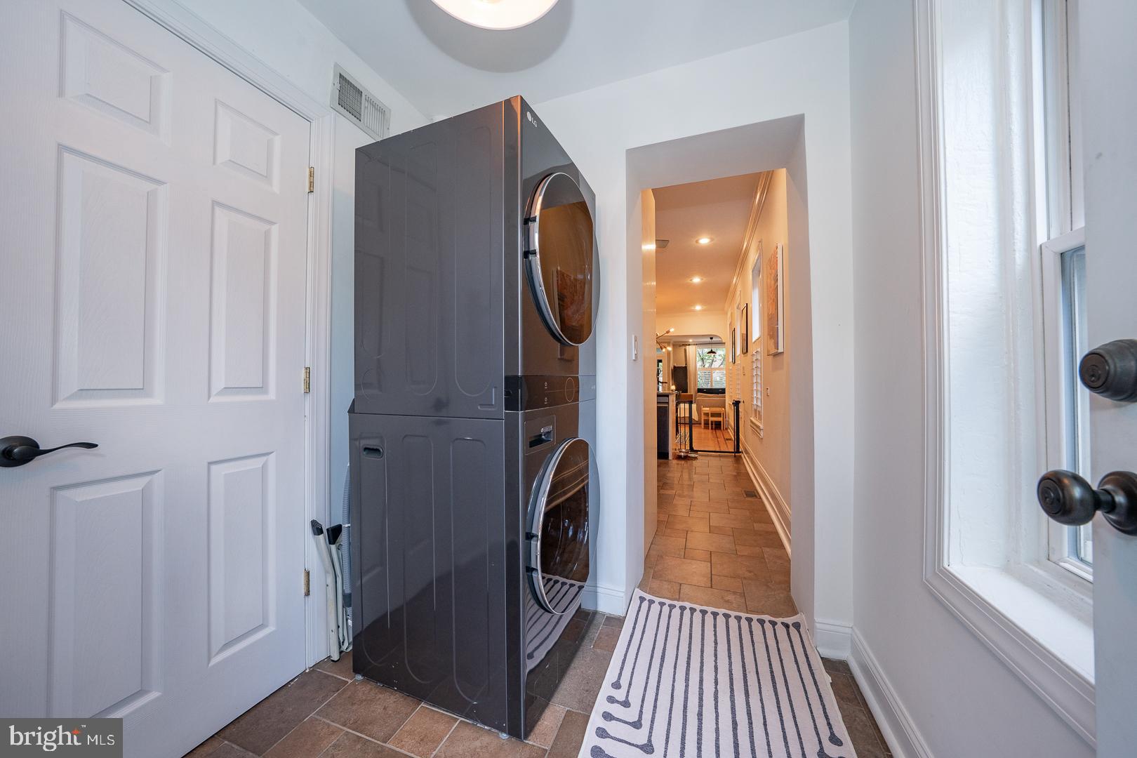 883 Pennock Street Philadelphia, PA 19130 - Photo 19 of 40