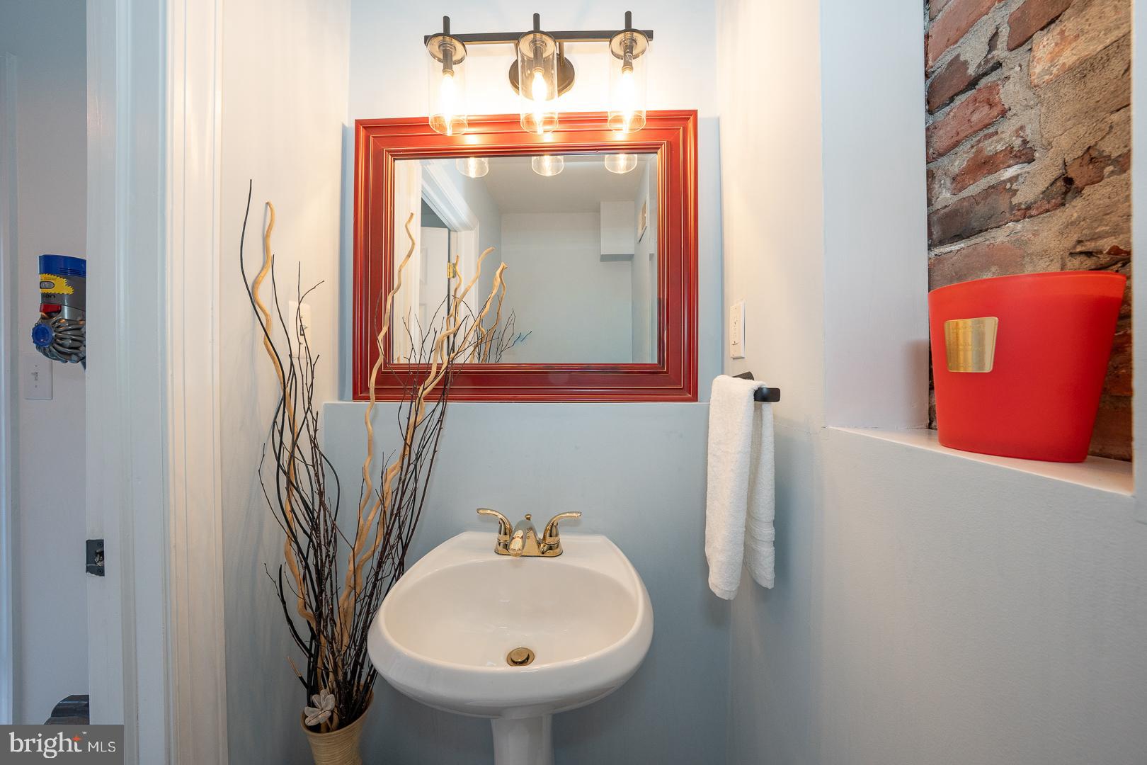 883 Pennock Street Philadelphia, PA 19130 - Photo 20 of 40