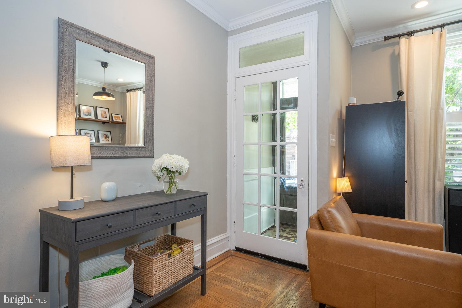 883 Pennock Street Philadelphia, PA 19130 - Photo 3 of 40