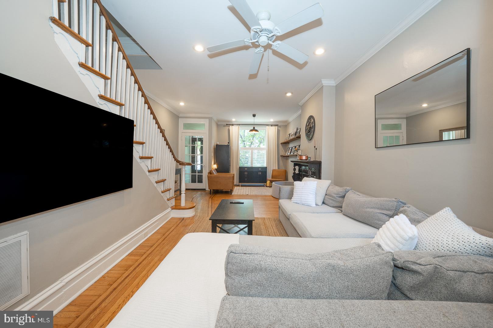 883 Pennock Street Philadelphia, PA 19130 - Photo 9 of 40