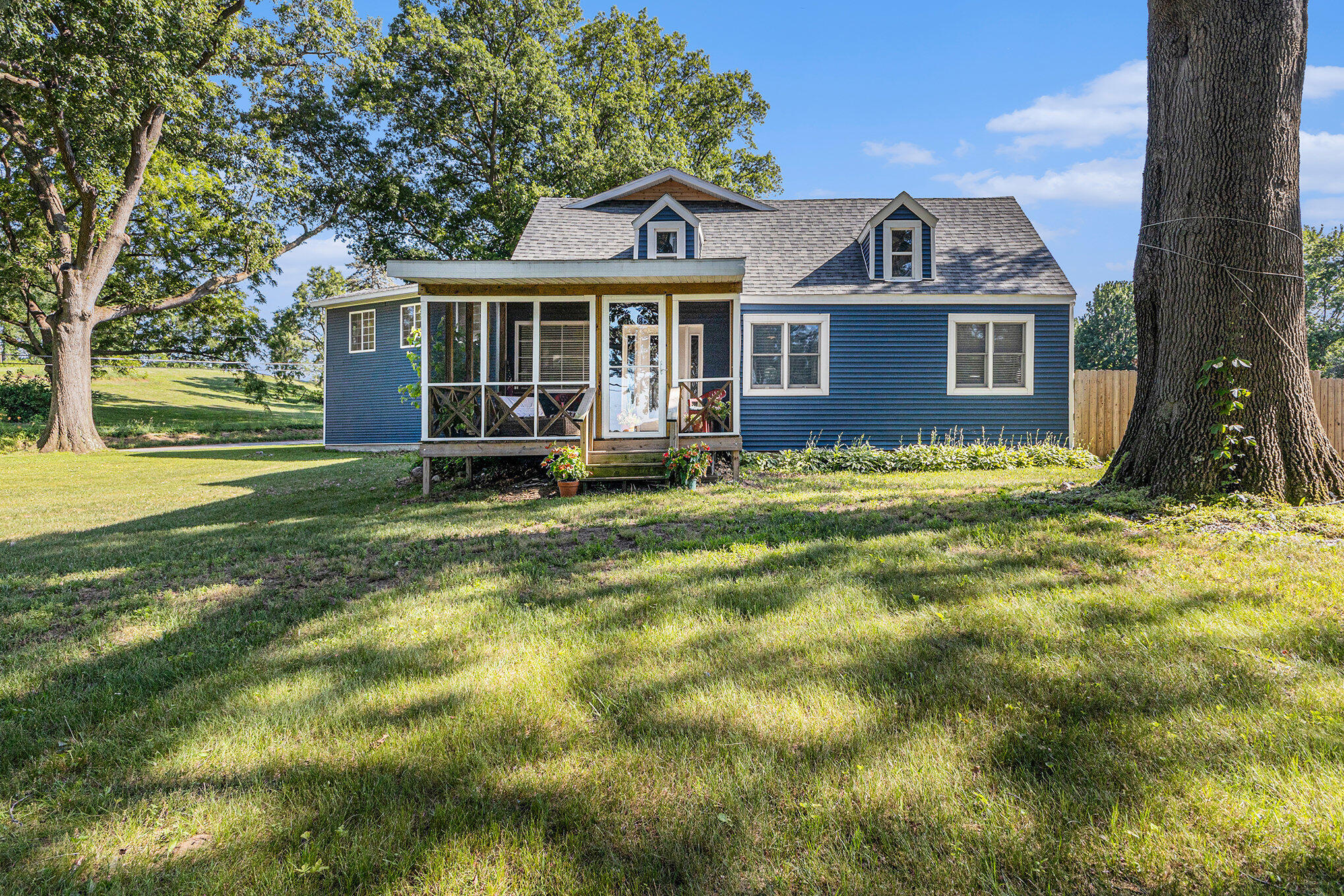 1941 North Shebel Road Michigan City, IN 46360 - Photo 2 of 33 2038x1359
